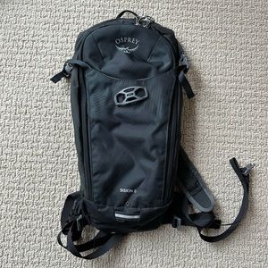 Osprey Siskin 8 Pack - includes hydration bag.